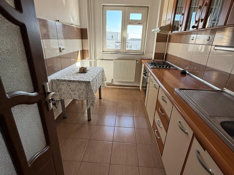 Dristor, 5 minute metrou, pe sos. Mihai Bravu, langa MC Donald's, bloc 1980